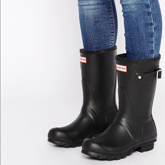 Hunter Shoes - Short Matte Black Hunter Boots (SIZE 8)
