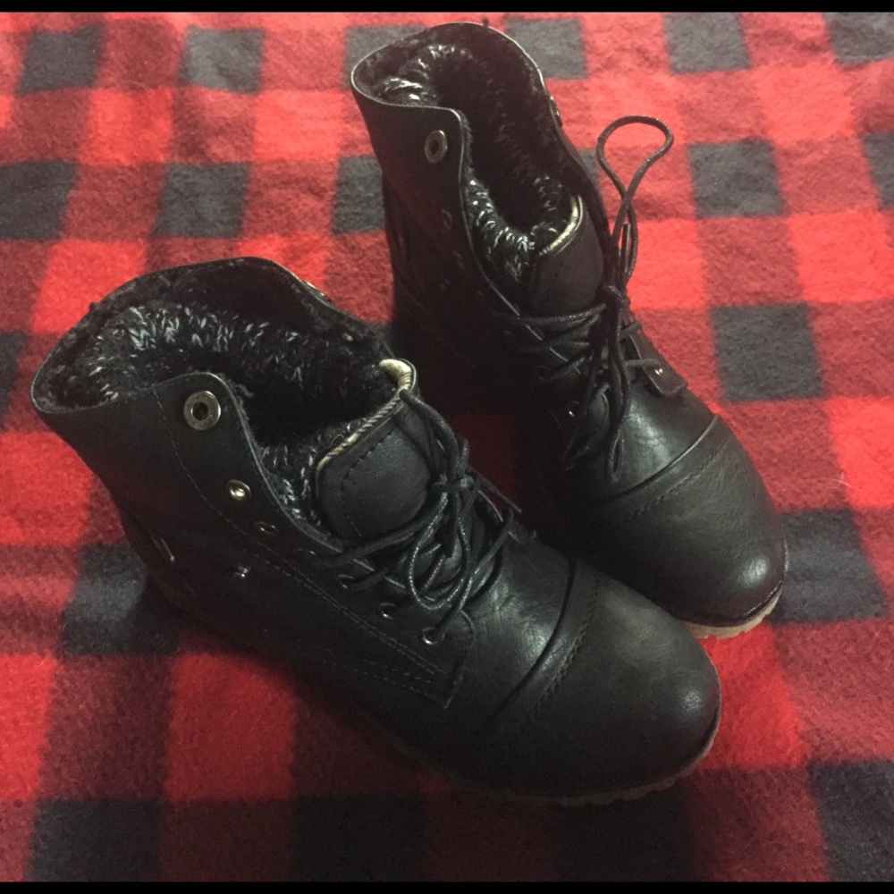 Booties - Picture 4 of 4