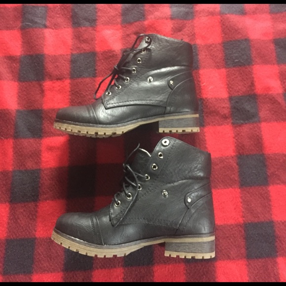 Booties - Picture 3 of 4