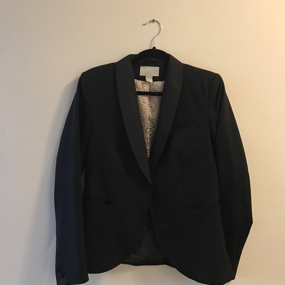 MOVING SALE ! Quick! H&M Tuxedo Blazer
