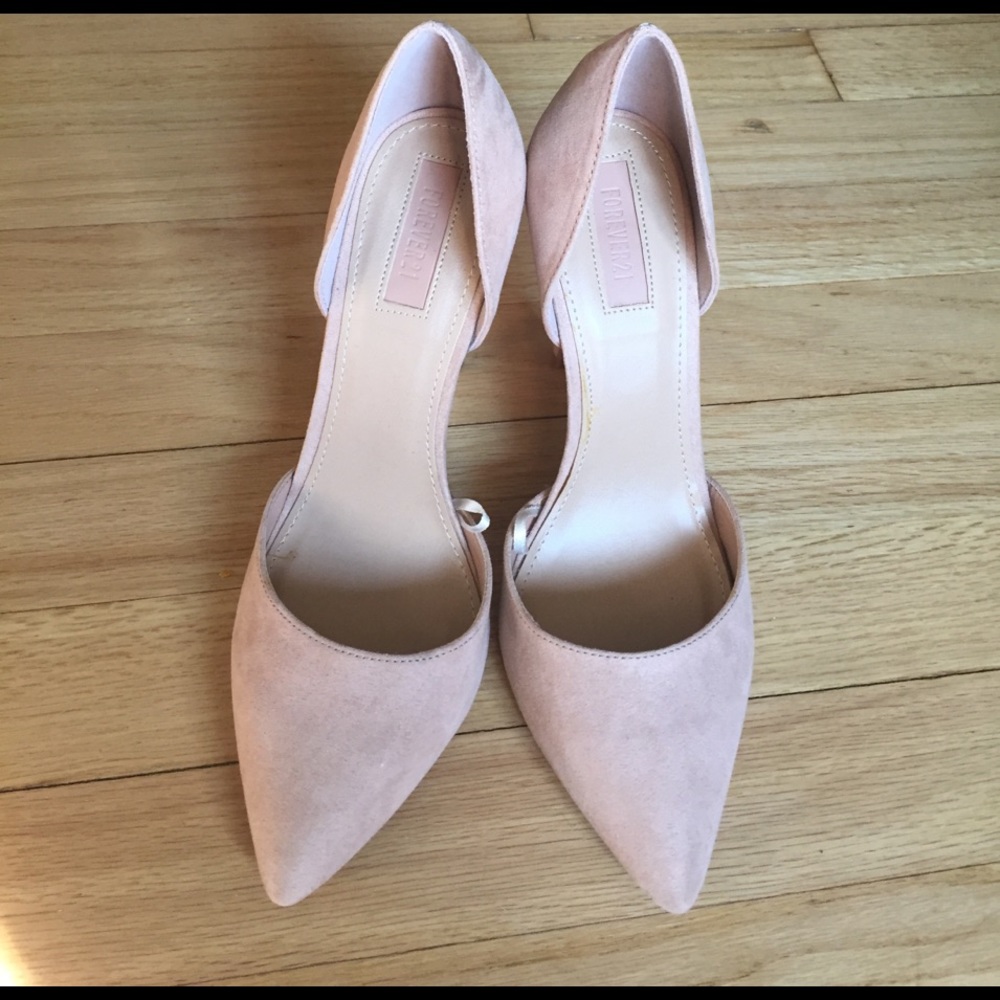 💥1/2 off sale💥 NWOT Sexy suede pumps