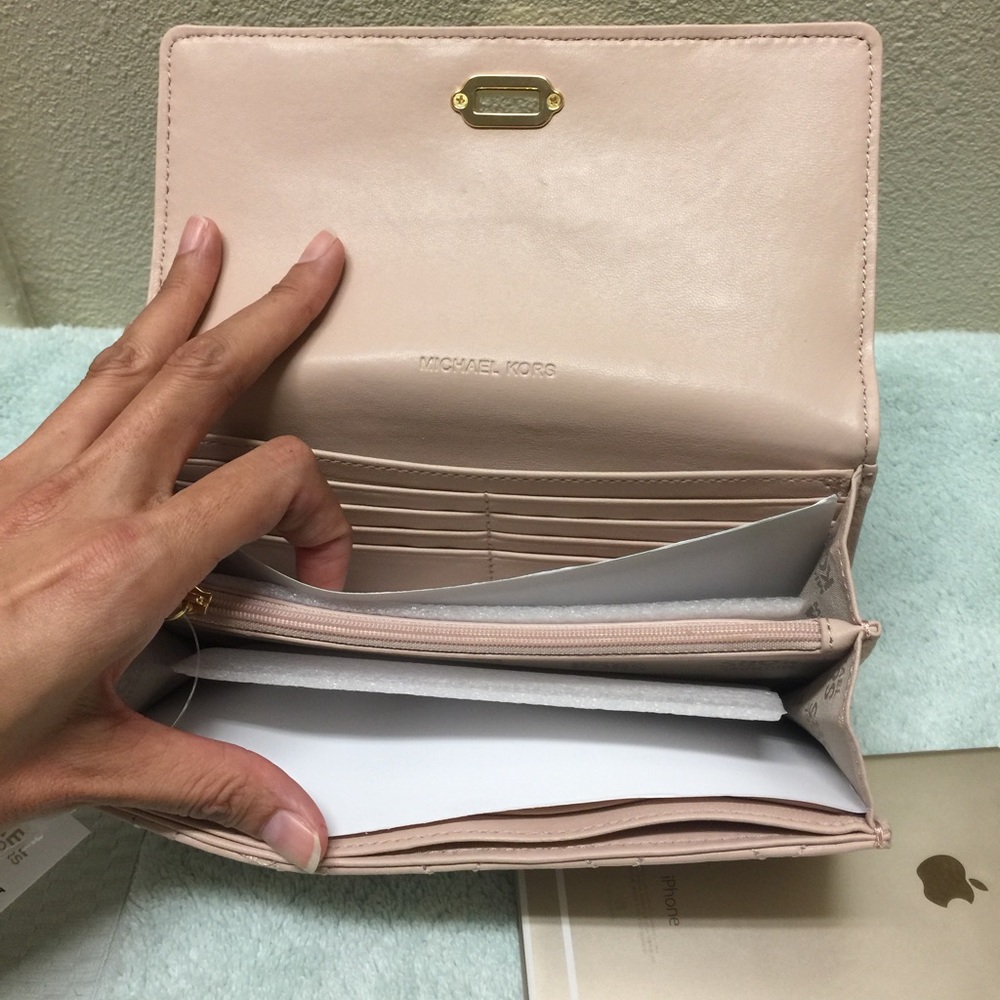 new Michael Kors Astrid lamb leather wallet - Picture 4 of 7