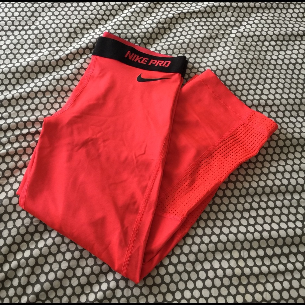 Nike Pro Crops