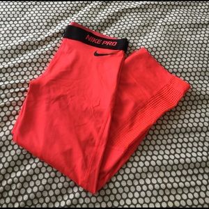 Nike Pro Crops