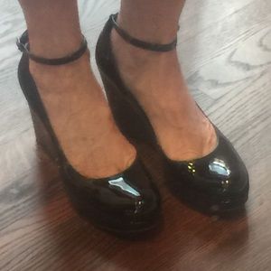 Black patent leather 👠