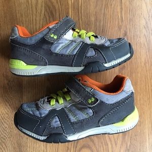 Stride Rite Surpize by Stride Rite Deacon