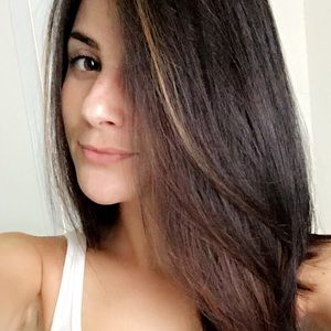 Meet your Posher, Deena