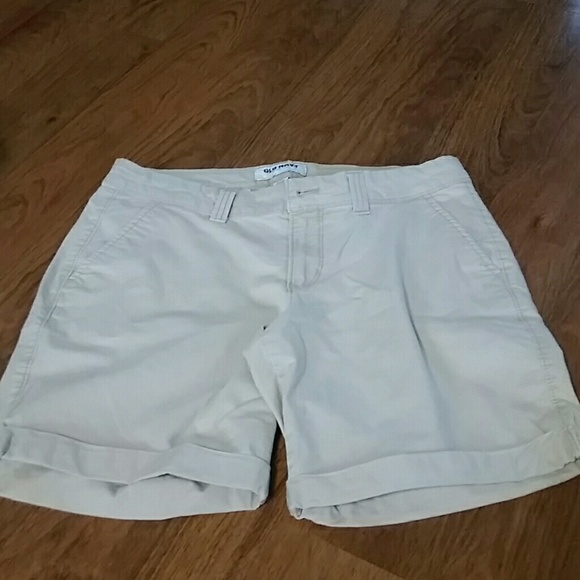 Old Navy Khaki uniform shorts, size 4 - Picture 1 of 1