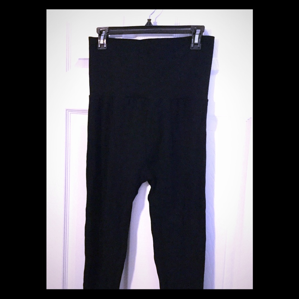 Grace and Lace Perfect Fit Black Capri Leggings