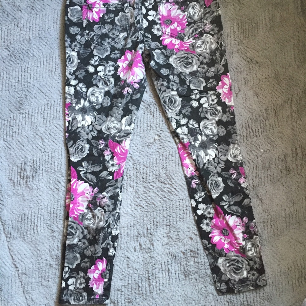 Floral Print Skinnies - Picture 3 of 3