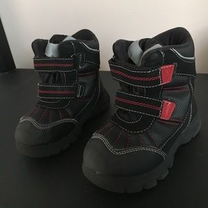 Children's Place snow boots