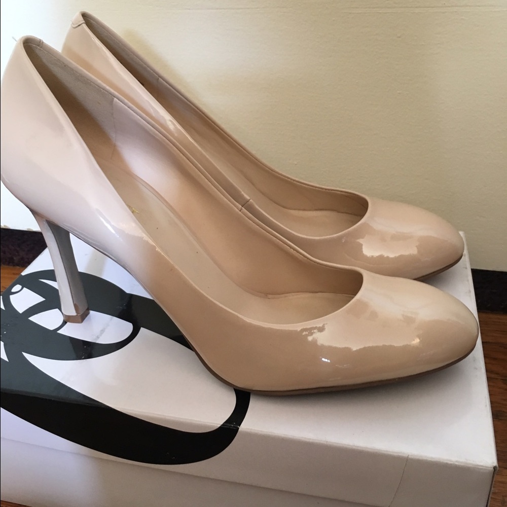 Nine West Drusilla Ivory Pumps NIB so sexy