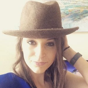 Meet your Posher, Christine