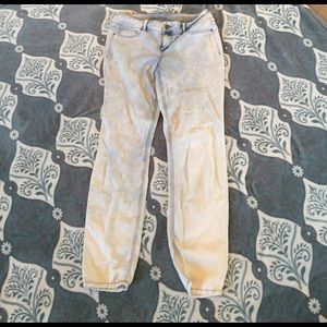 Stretchy Maurice's bleached Jeans