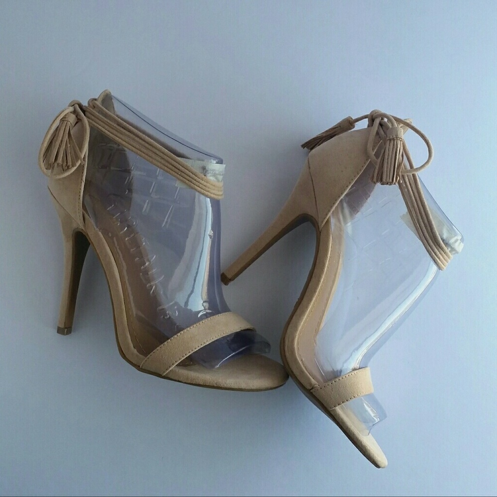 🚨Ankle- Tie Heels LAST PAIR - Picture 2 of 3