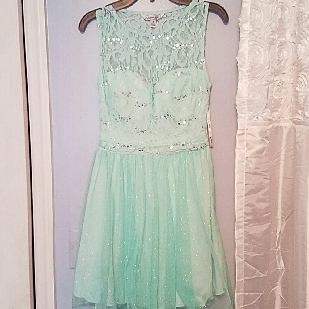 LIGHT BLUE HOMECOMING DRESS