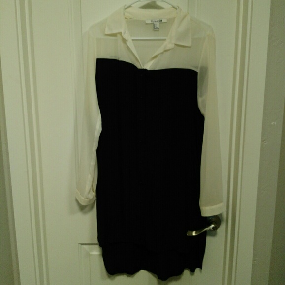 Forever 21 Dresses & Skirts - $8/OBO Super Cute! Button Down Collared Dress