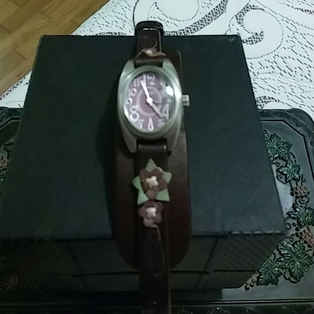 Fossil watch 😀 1 hour only