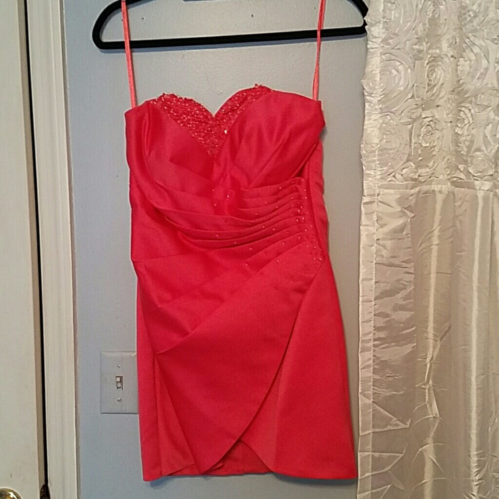 CORAL STRAPLESS DRESS