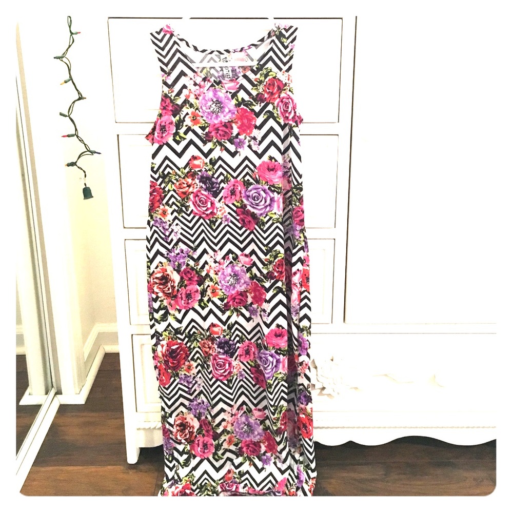 Colorful black and white chevron long dress