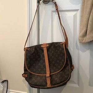 Authentic Louis Vuitton samur 35 handbag