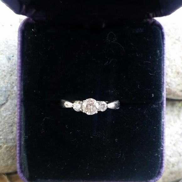 SOLD Beautiful 3/4 Carat Diamond Engagement Ring - Picture 1 of 3