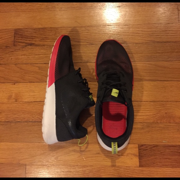 Nike Other - Nike Rosherun 1 men's size 10 shoe