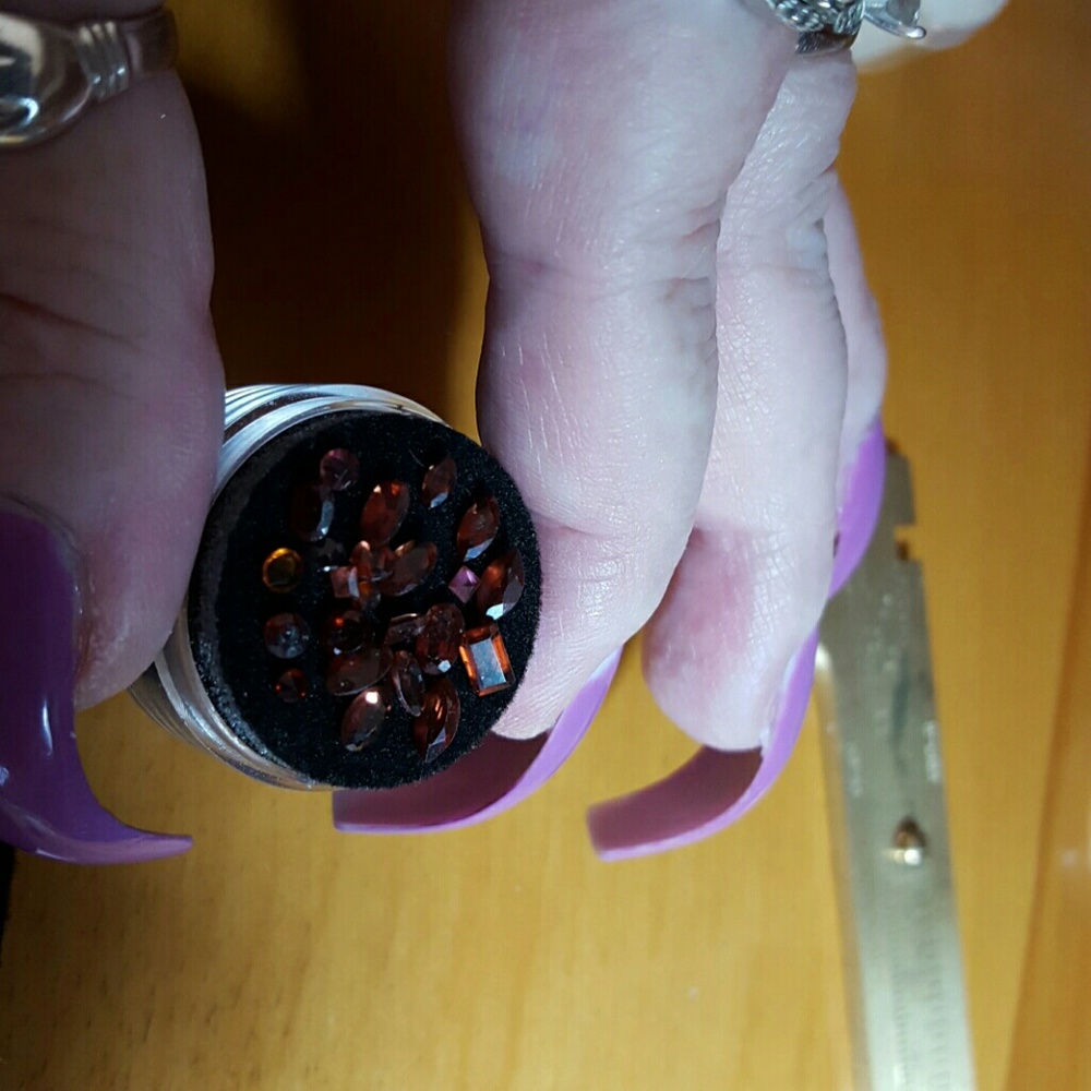 Natural Mixed Cuts Parcel Rhodolite Garnets - Picture 4 of 4