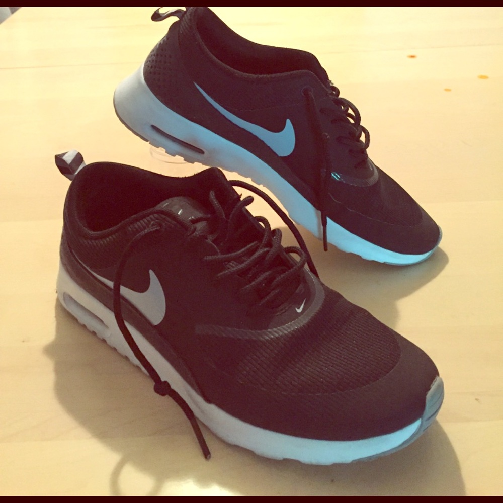 Nike Black Air Max Thea. Size 8.5.