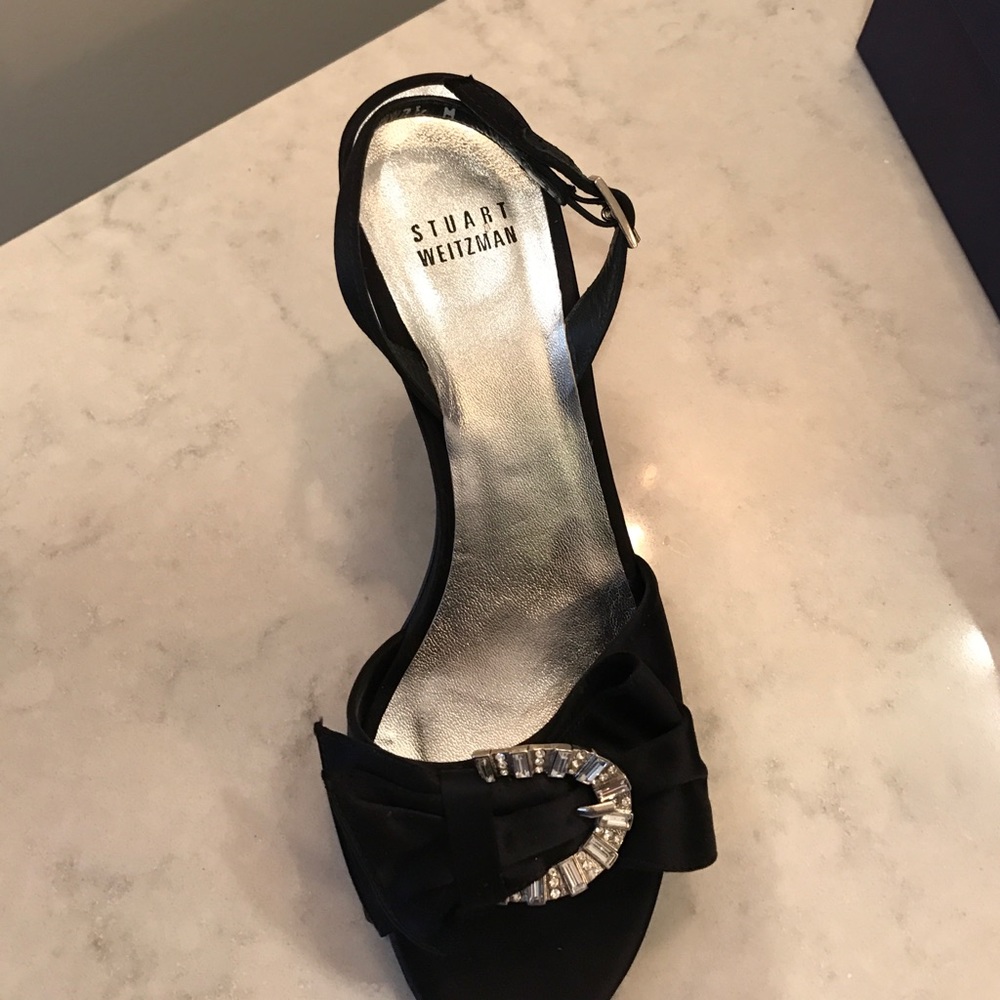 STUART WEITZMAN heels with bow detail. - Picture 3 of 4