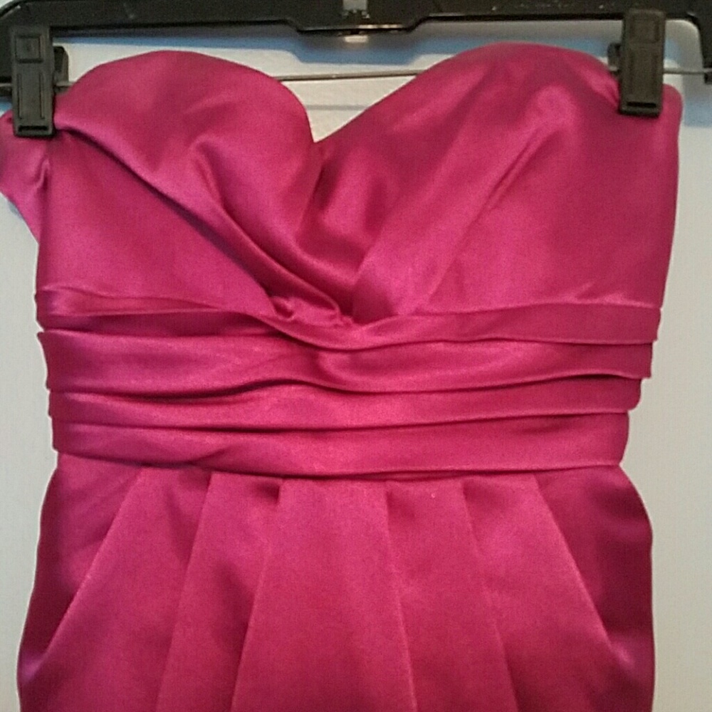 FUSCHIA/WINE STRAPLESS DRESS - Picture 2 of 2