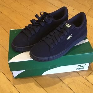 Puma Suede Tennis shoes
