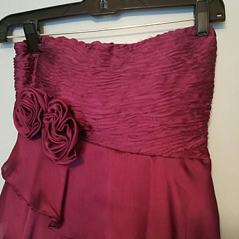 BURGUNDY STRAPLESS DRESS - Picture 2 of 2
