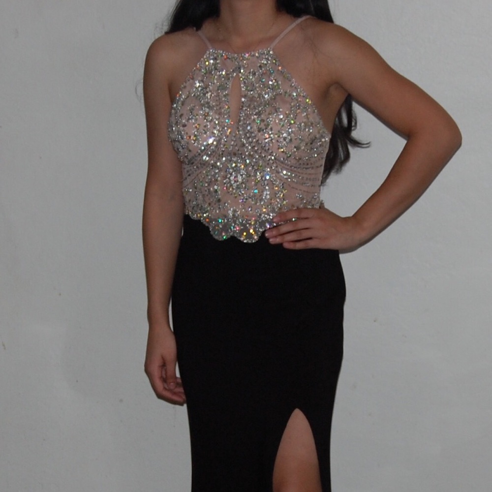 Nude/black prom dress