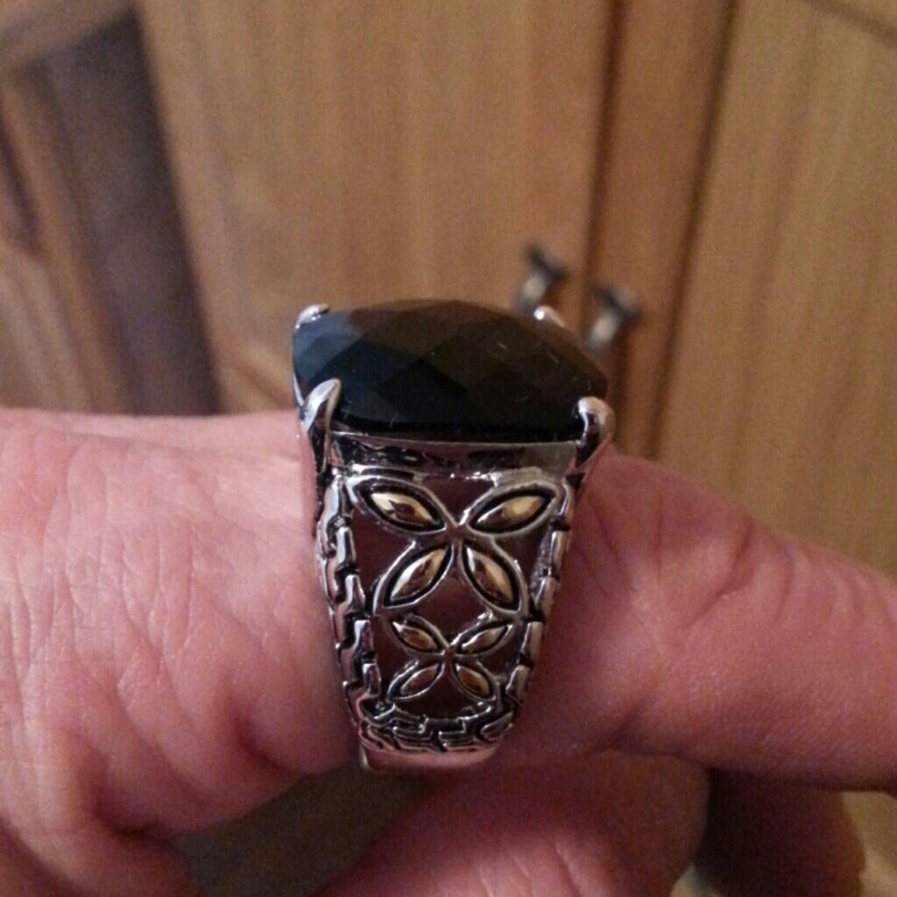 Very large Onyx  Ring .925 Sz 9.5