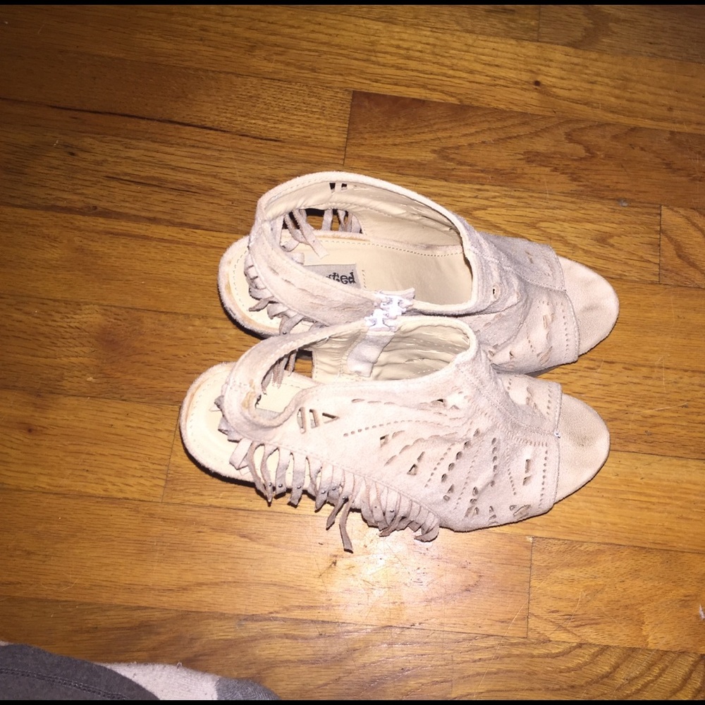 Tan open toe wedges with tassels