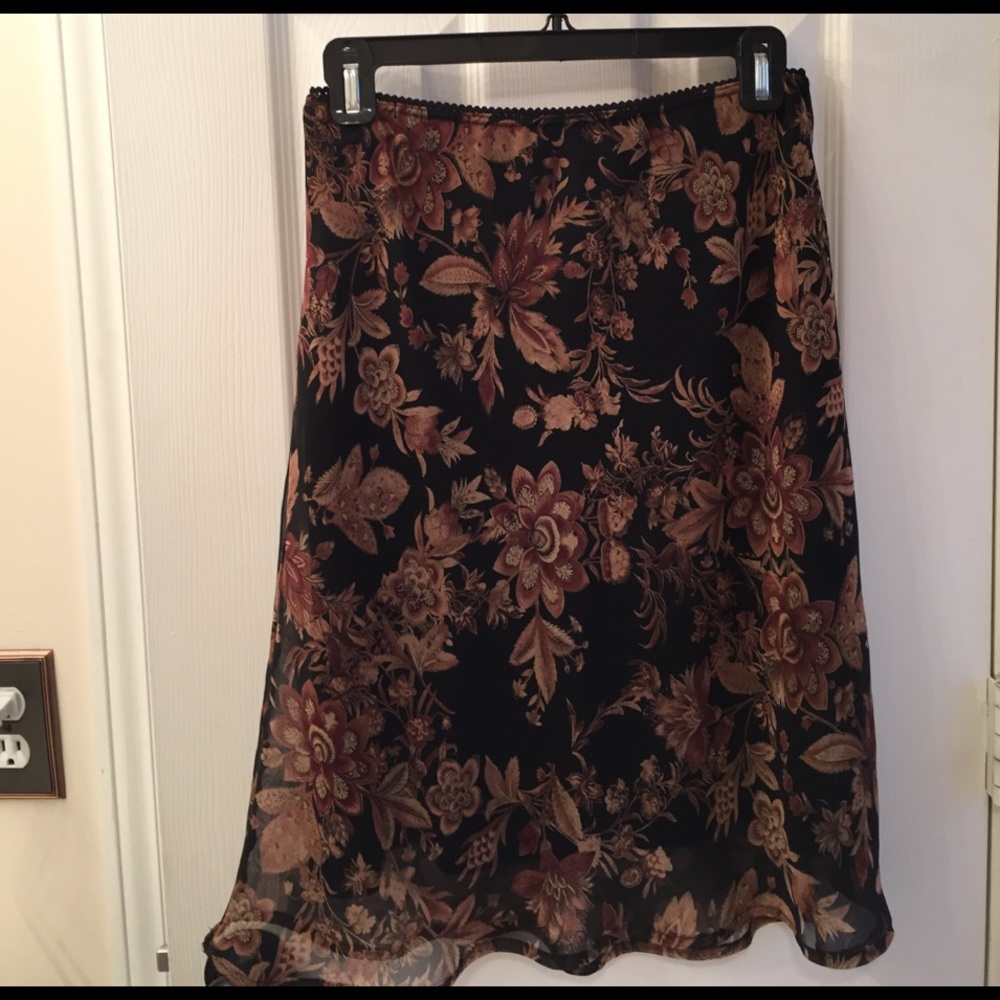 Black and brown flower pattern skirt