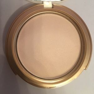Too Faced Candlelight Highlighter