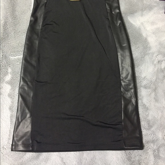 🔥Sexy Little black Halter dress🔥 - Picture 3 of 6