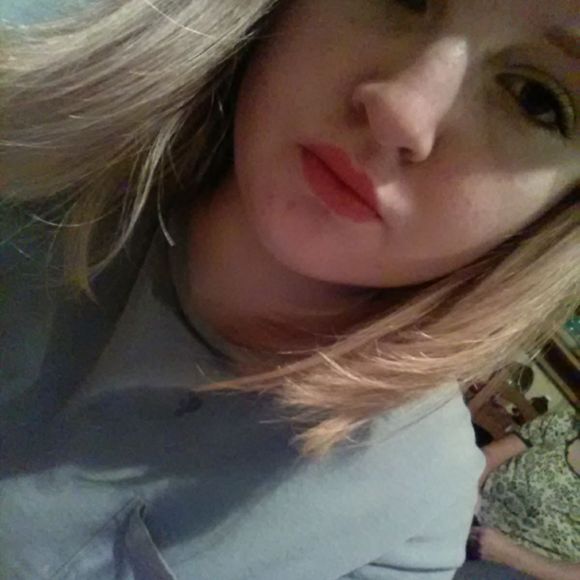 Meet your Posher, Holly