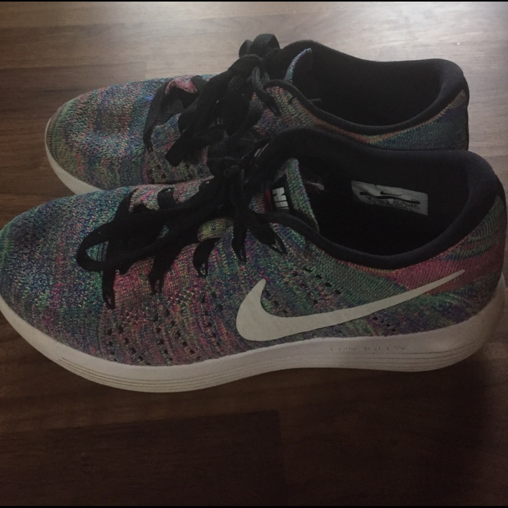Nike Lunarlon women size 6. Used worn 4 months