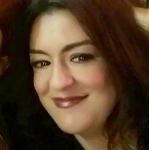 Meet your Posher, Tiffani - Picture 1 of 1