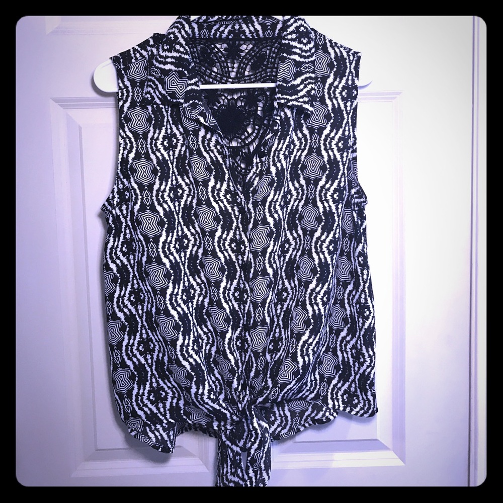 Button up collared top - lace back - ties