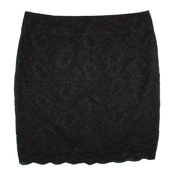 Banana Republic Dresses & Skirts - BANANA REPUBLIC Black Lace Pencil Skirt