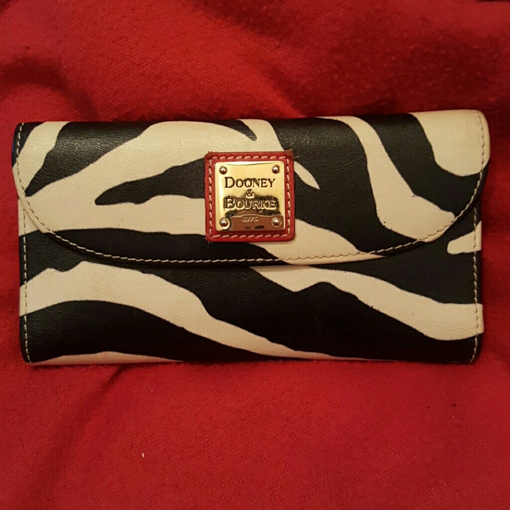 Dooney & Bourke wallet