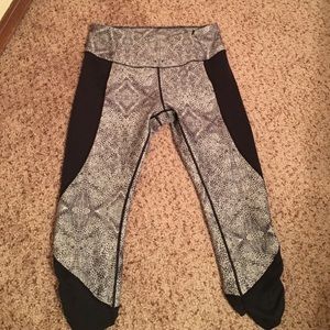 CALIA by Carrie Underwood workout crop legging