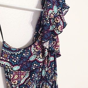 One-shoulder dress