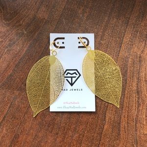 Mad Jewels Leaf Earrings - brand new