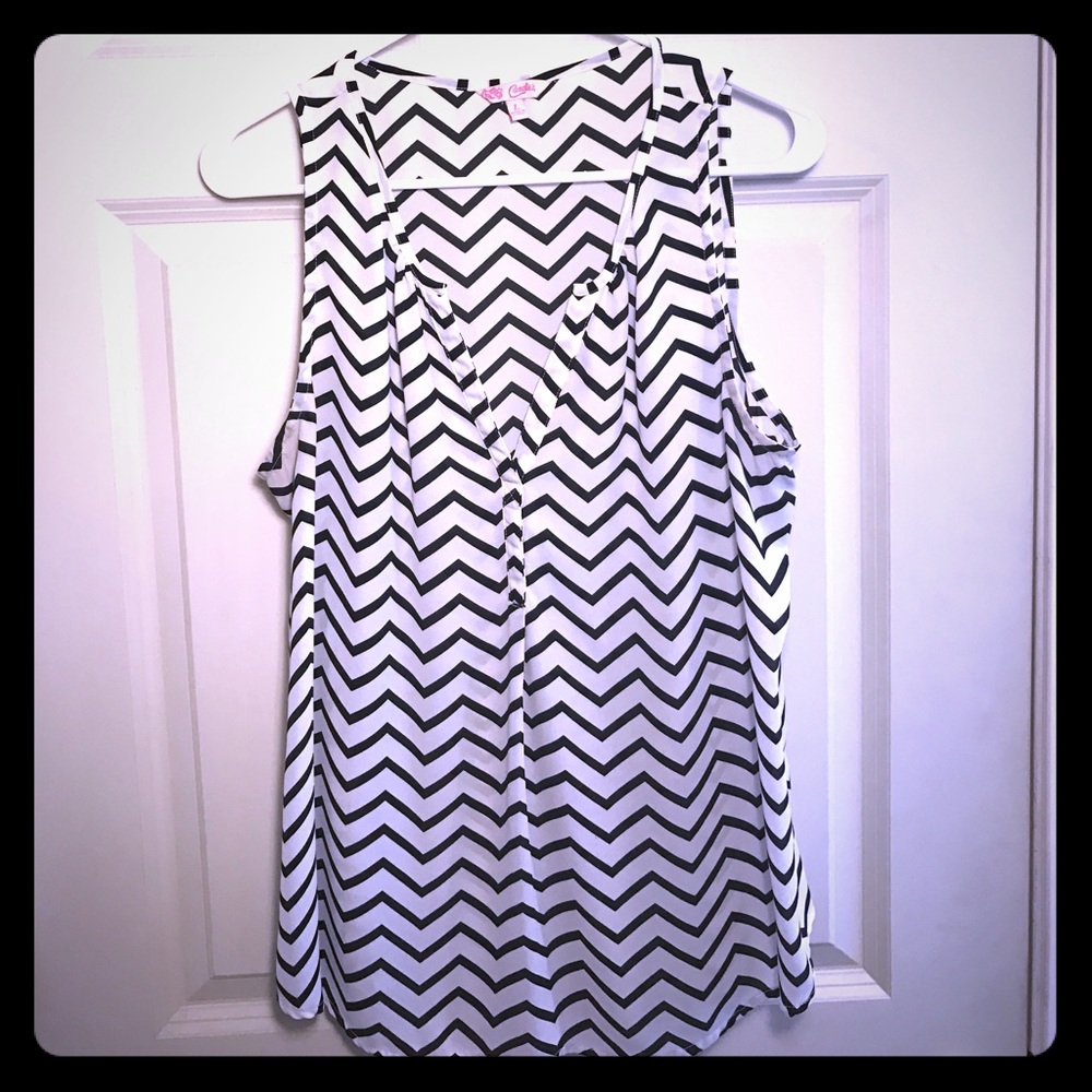 Chevron sleeveless blouse