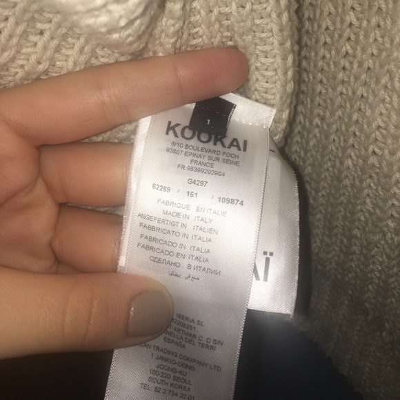 Oversized Creme Sweater + Necklace - Picture 5 of 5